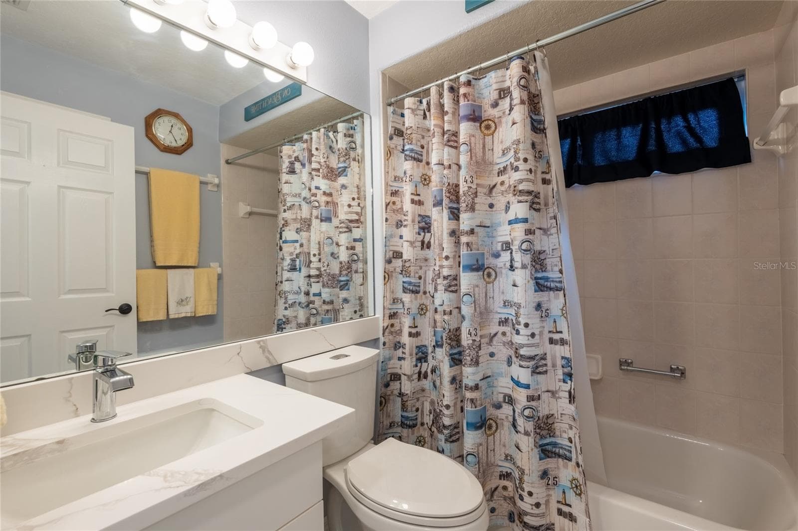 Updated second bathroom. - 4465 FAIRWAY OAKS DR, MULBERRY