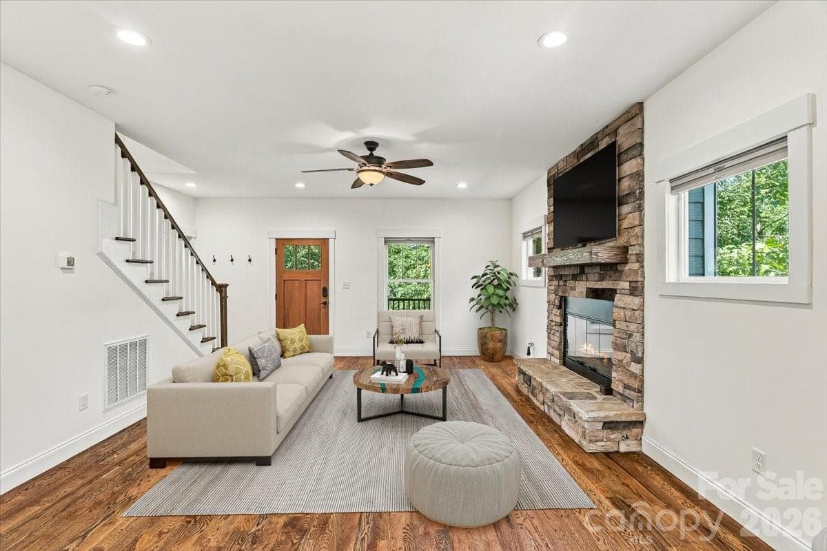 Single Family Residence at Asheville, photo 14 of 70