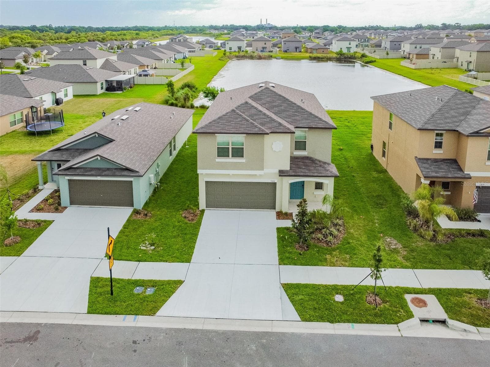 Single Family Residence at 5064 WHITE CHICORY DR, APOLLO BEACH, photo 3 of 44