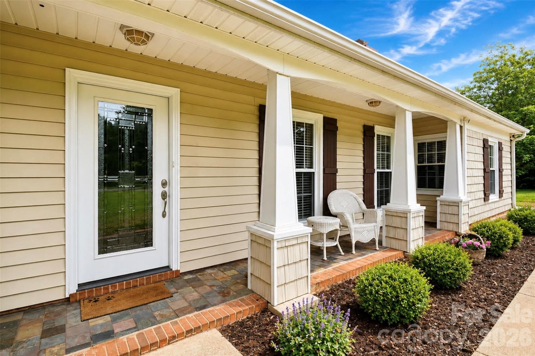 Single Family Residence at 7904 Saddleview Court, Charlotte, photo 2 of 46