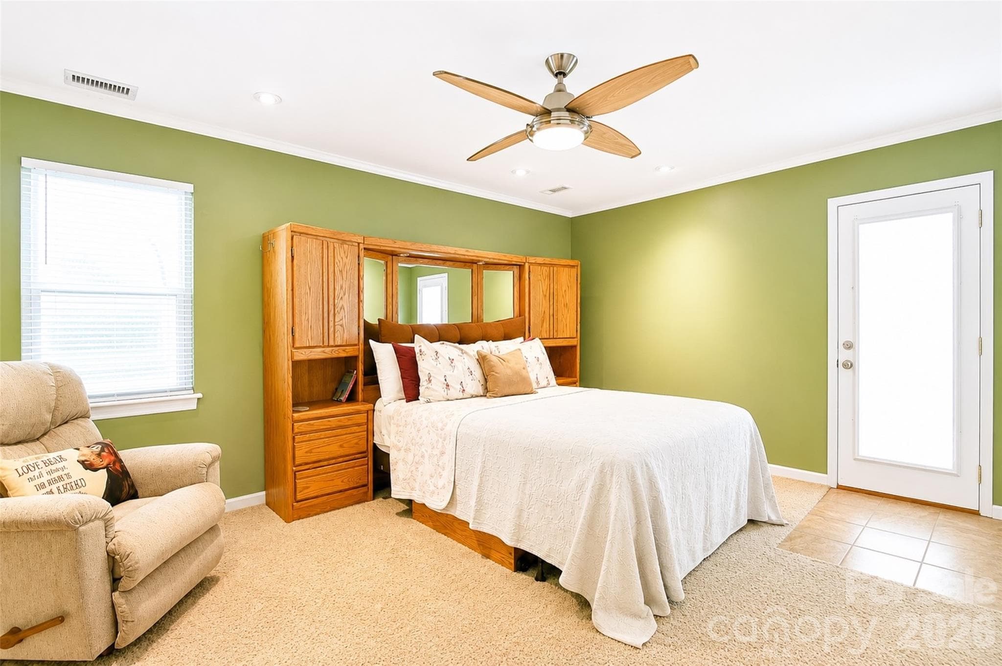 Single Family Residence at 7904 Saddleview Court, Charlotte, photo 13 of 46