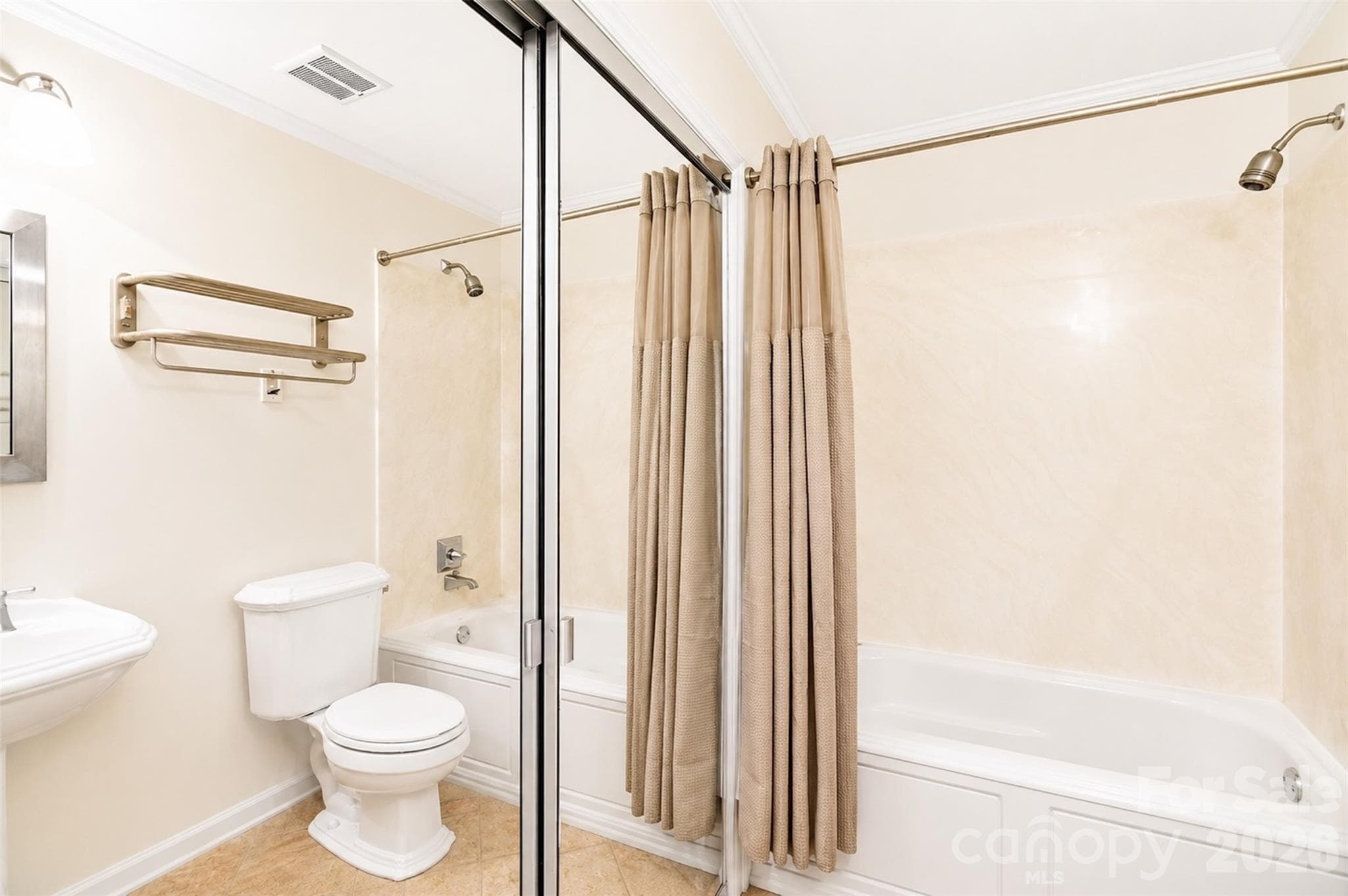 Single Family Residence at 7904 Saddleview Court, Charlotte, photo 20 of 46