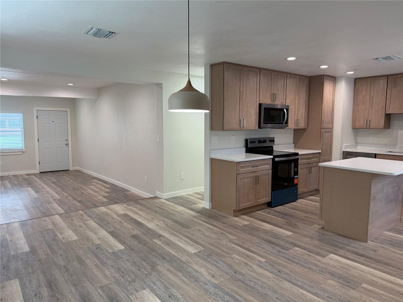 Single Family Residence at 301 LESESNE ST, KISSIMMEE, photo 6 of 35