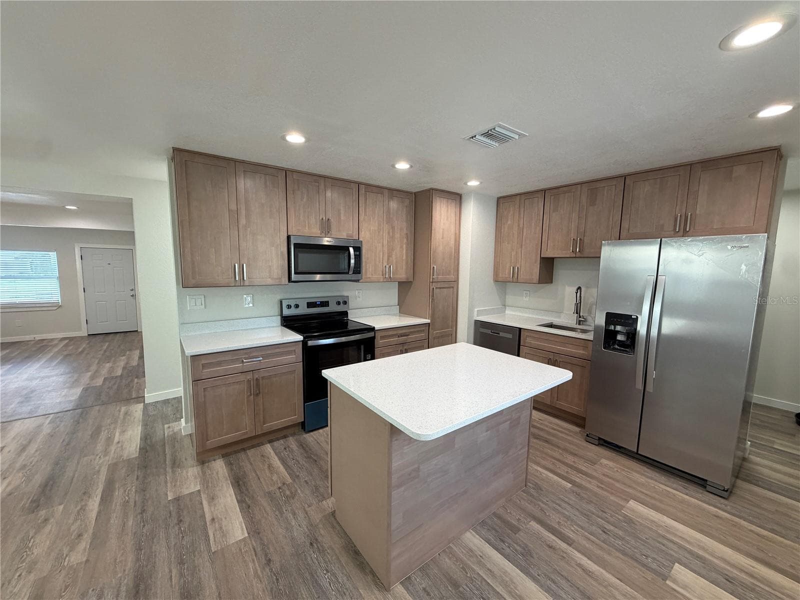 Quarz counter tops - 301 LESESNE ST, KISSIMMEE