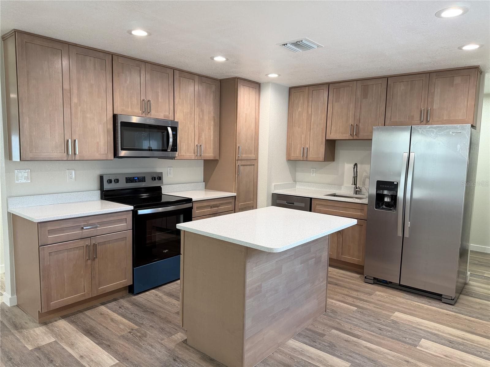 Brand new appliances - 301 LESESNE ST, KISSIMMEE