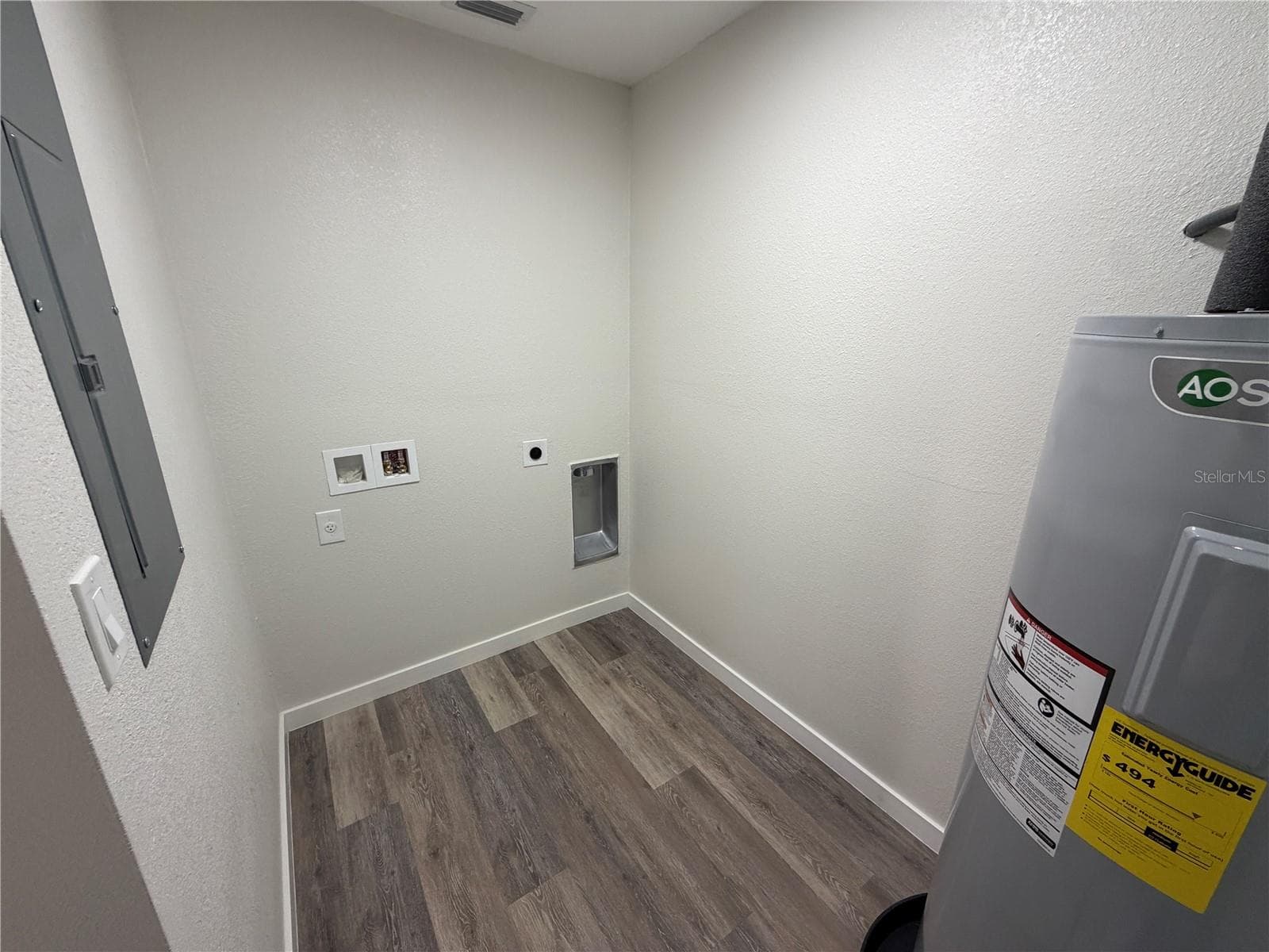 W/D hookup available - 301 LESESNE ST, KISSIMMEE