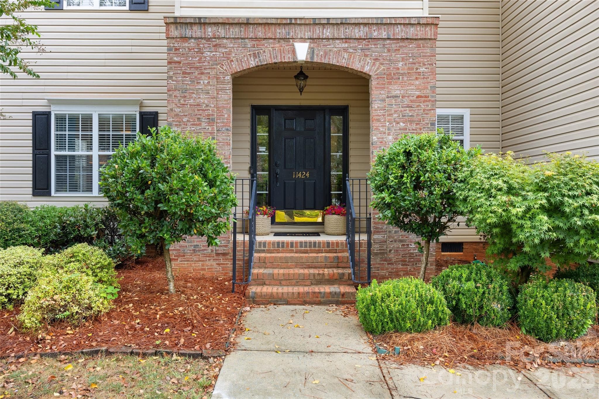 Single Family Residence at 11424 Innes Court, Charlotte, photo 3 of 43