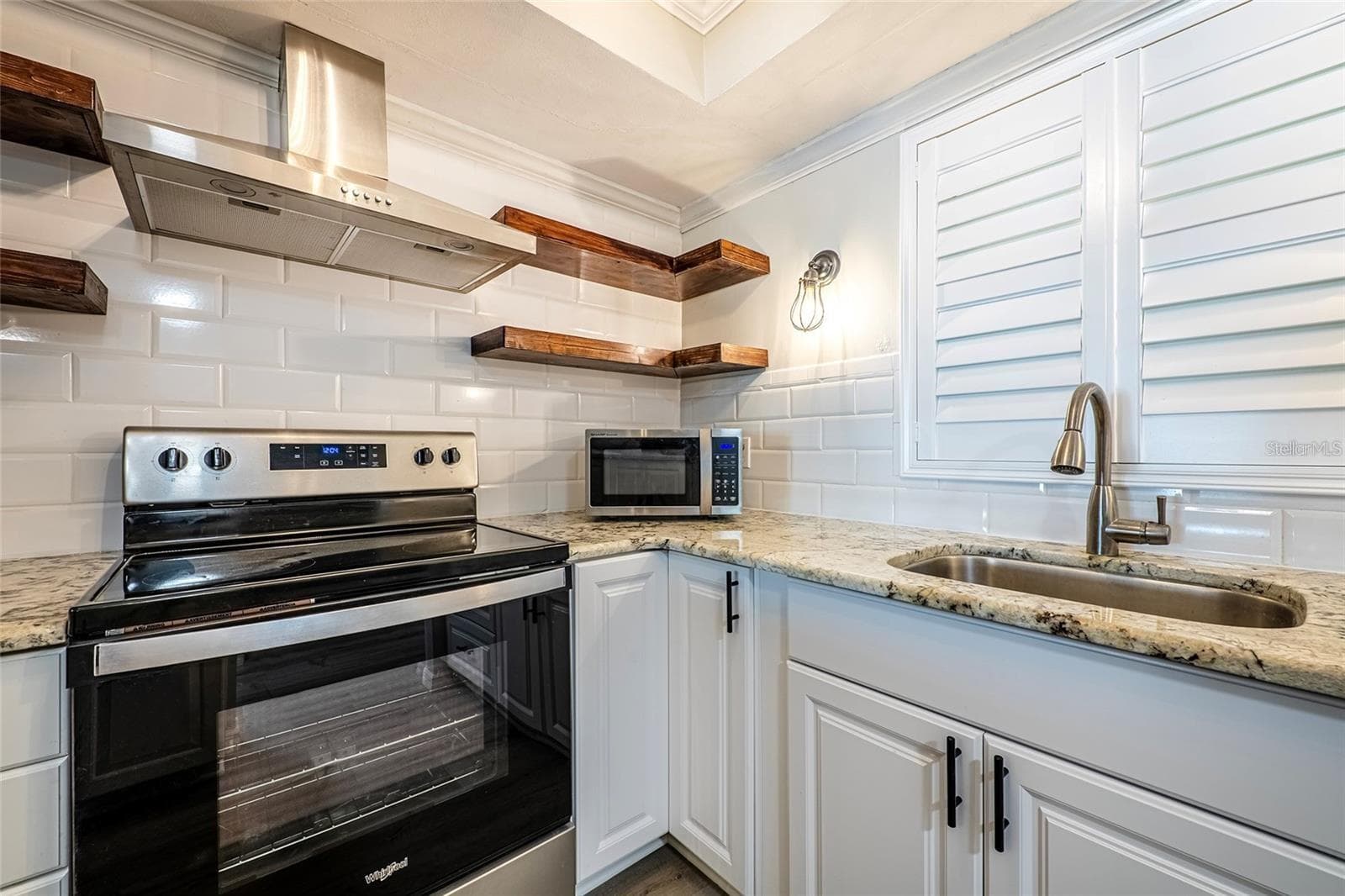 Condominium at 620 EDGEWATER DR #103, DUNEDIN, photo 4 of 24