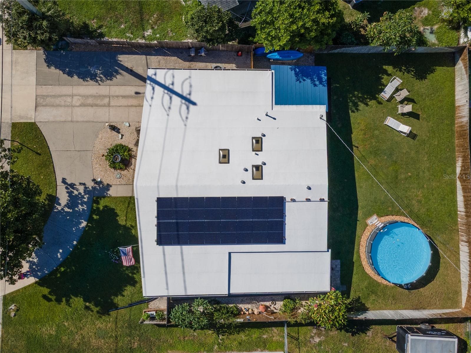 Ariel of home with newer roof and new solar pannels with transferrable warrenty - 3019 FLORIDA BLVD, BRADENTON