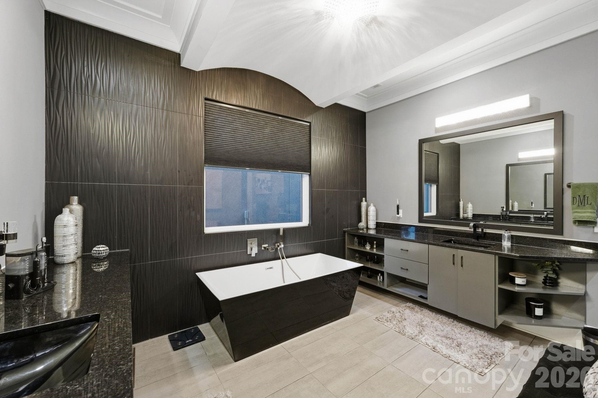 His and Her Vanities - 15700 Youngblood Road, Charlotte