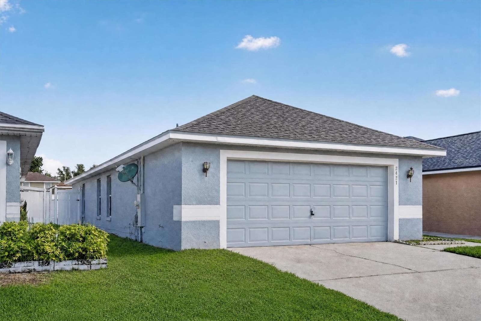 Single Family Residence at 2421 RUDDENSTONE WAY, KISSIMMEE, photo 2 of 29