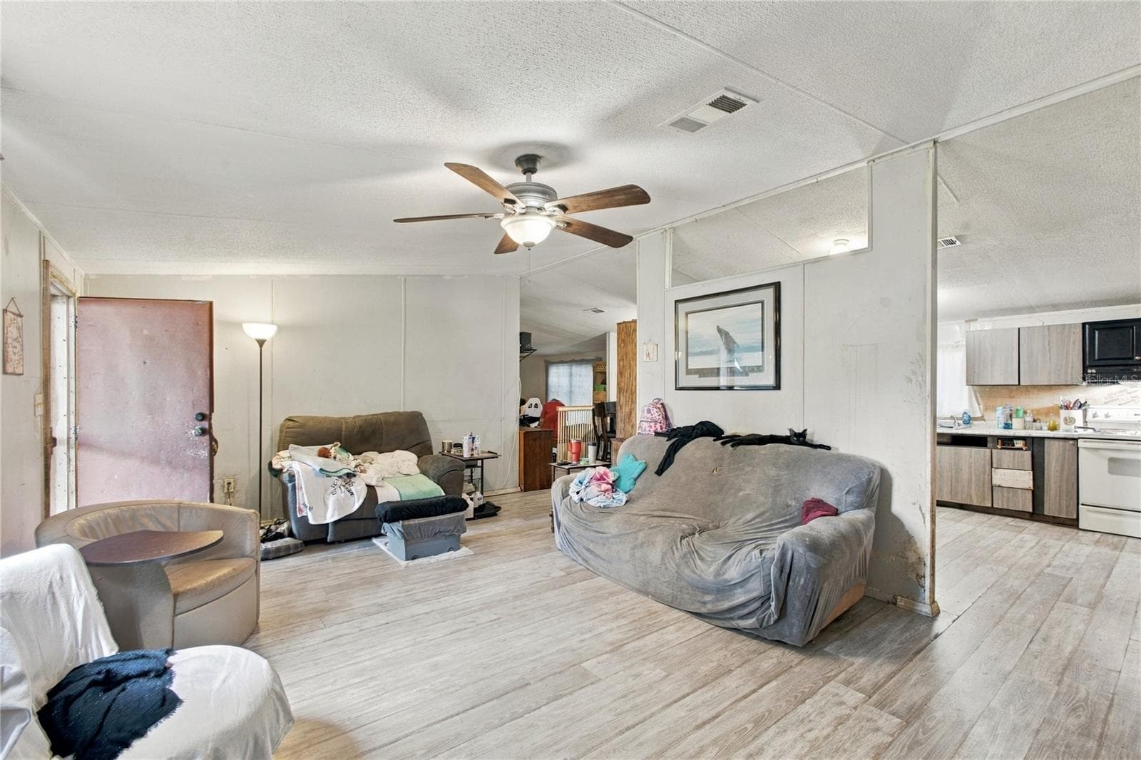 Manufactured Home at 3608 VALLEY TRL, LAKELAND, photo 5 of 33