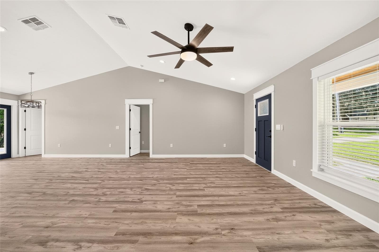 Single Family Residence at 524 NW 1ST AVE, WILLISTON, photo 23 of 43