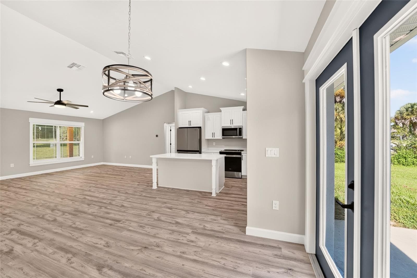Single Family Residence at 524 NW 1ST AVE, WILLISTON, photo 29 of 43