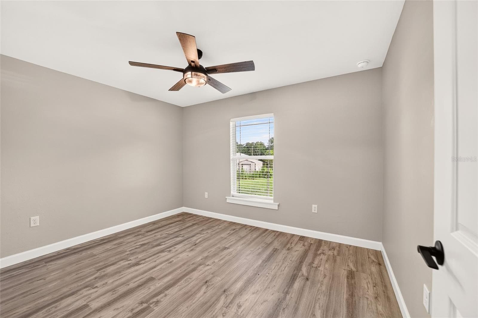 Single Family Residence at 524 NW 1ST AVE, WILLISTON, photo 34 of 43