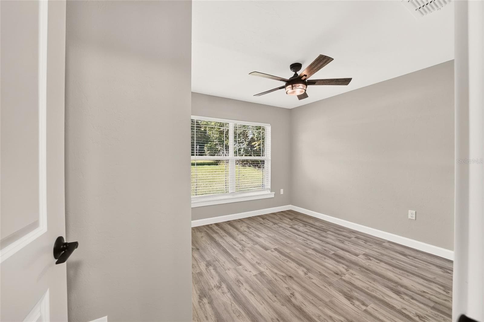 Single Family Residence at 524 NW 1ST AVE, WILLISTON, photo 37 of 43