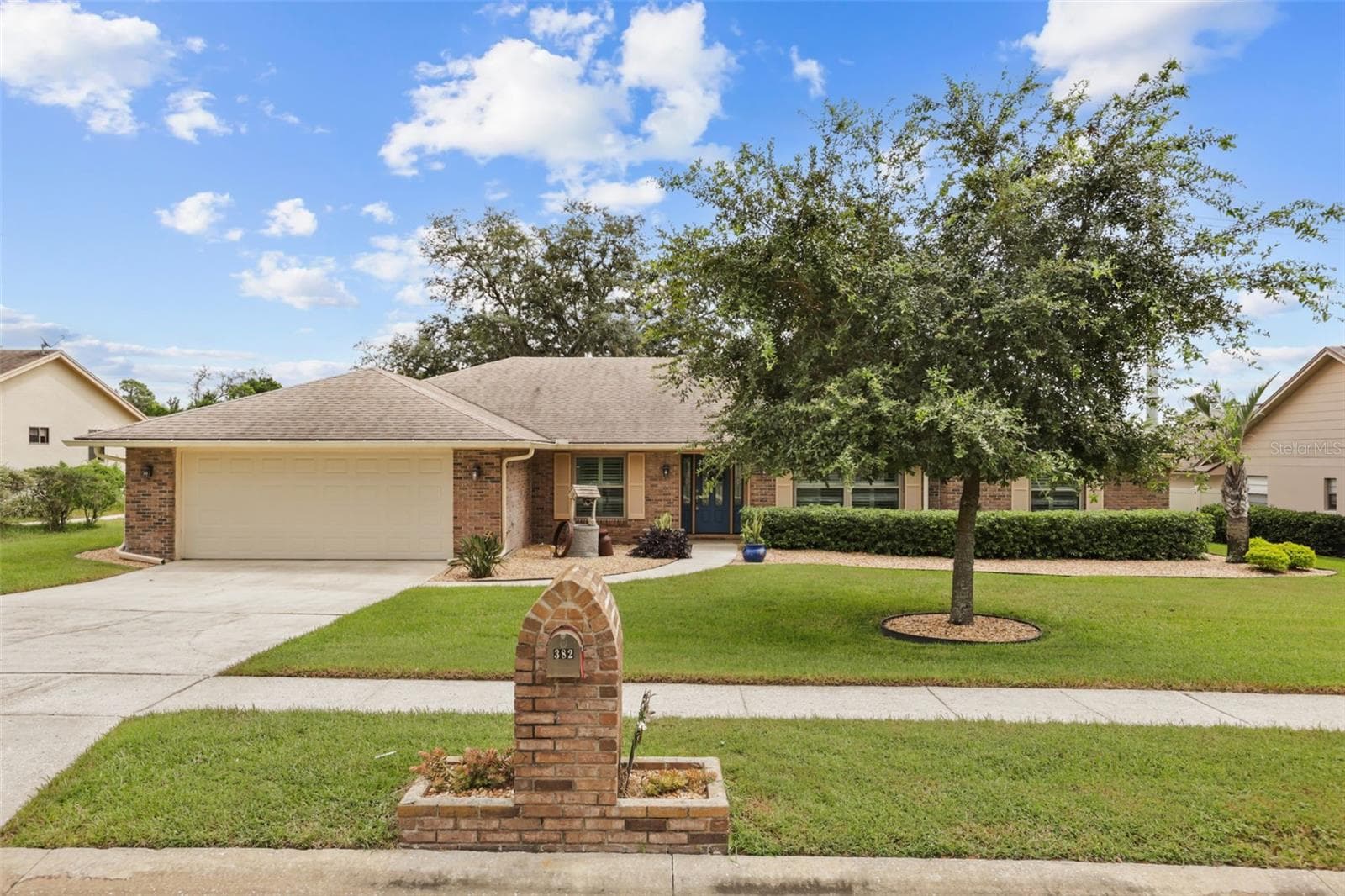382 FOREST PARK CIR