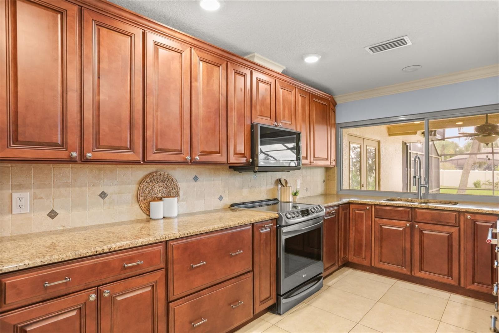 Single Family Residence at 382 FOREST PARK CIR, LONGWOOD, photo 17 of 51
