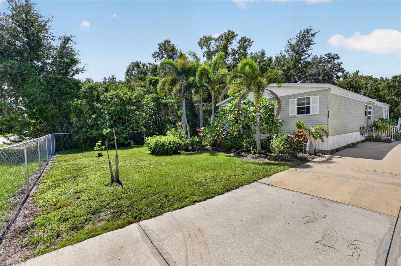 Manufactured Home at 5975 SABALWOOD DR, PUNTA GORDA, photo 27 of 61