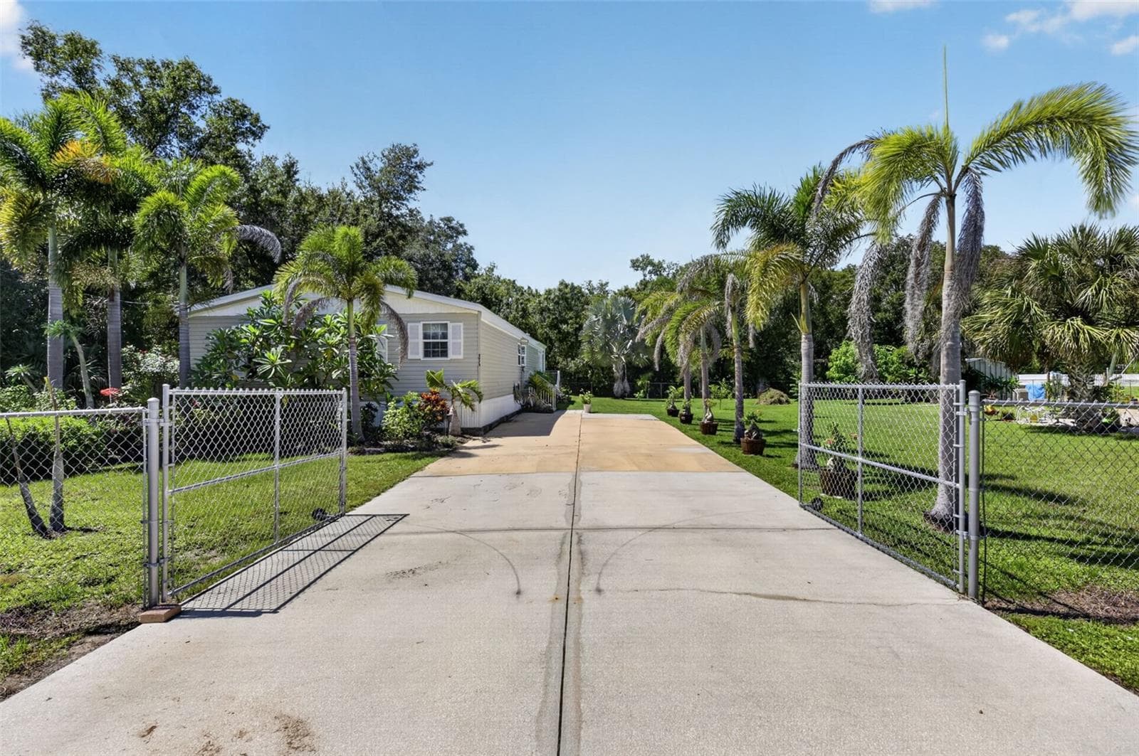 Manufactured Home at 5975 SABALWOOD DR, PUNTA GORDA, photo 46 of 61