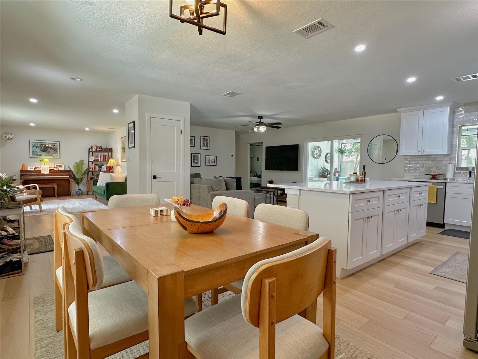 Single Family Residence at 4858 BRENDA DR, ORLANDO, photo 9 of 39