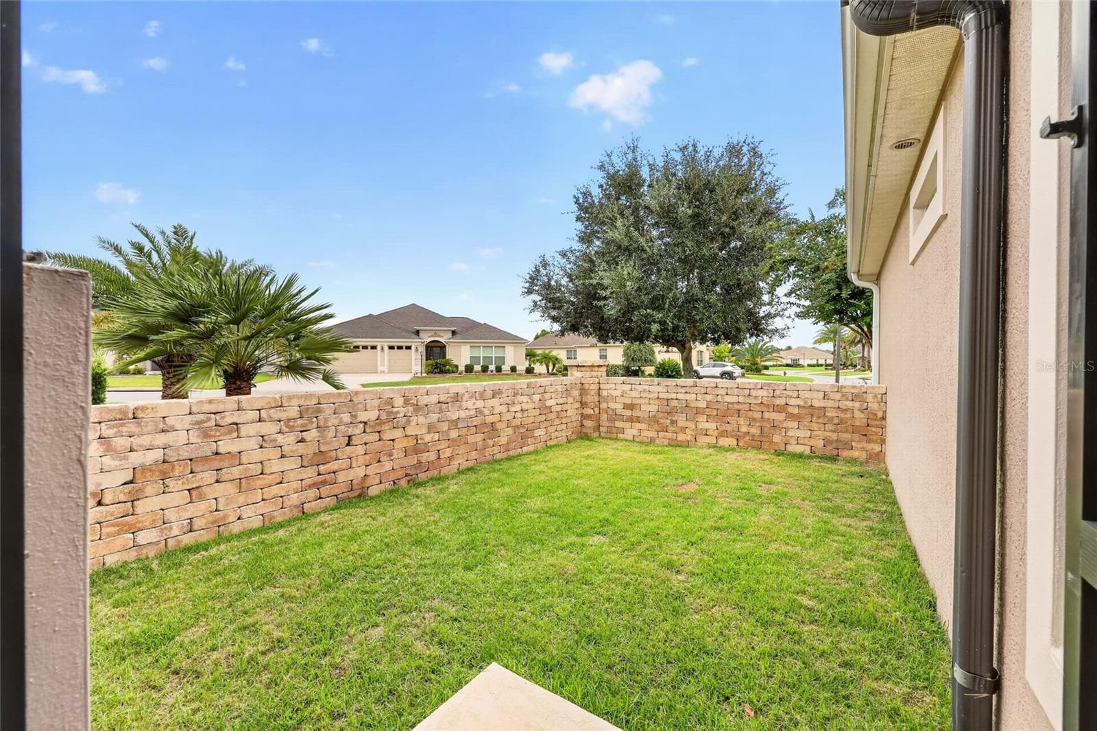 Custom Dog Run - 2084 NORDIC LN, THE VILLAGES