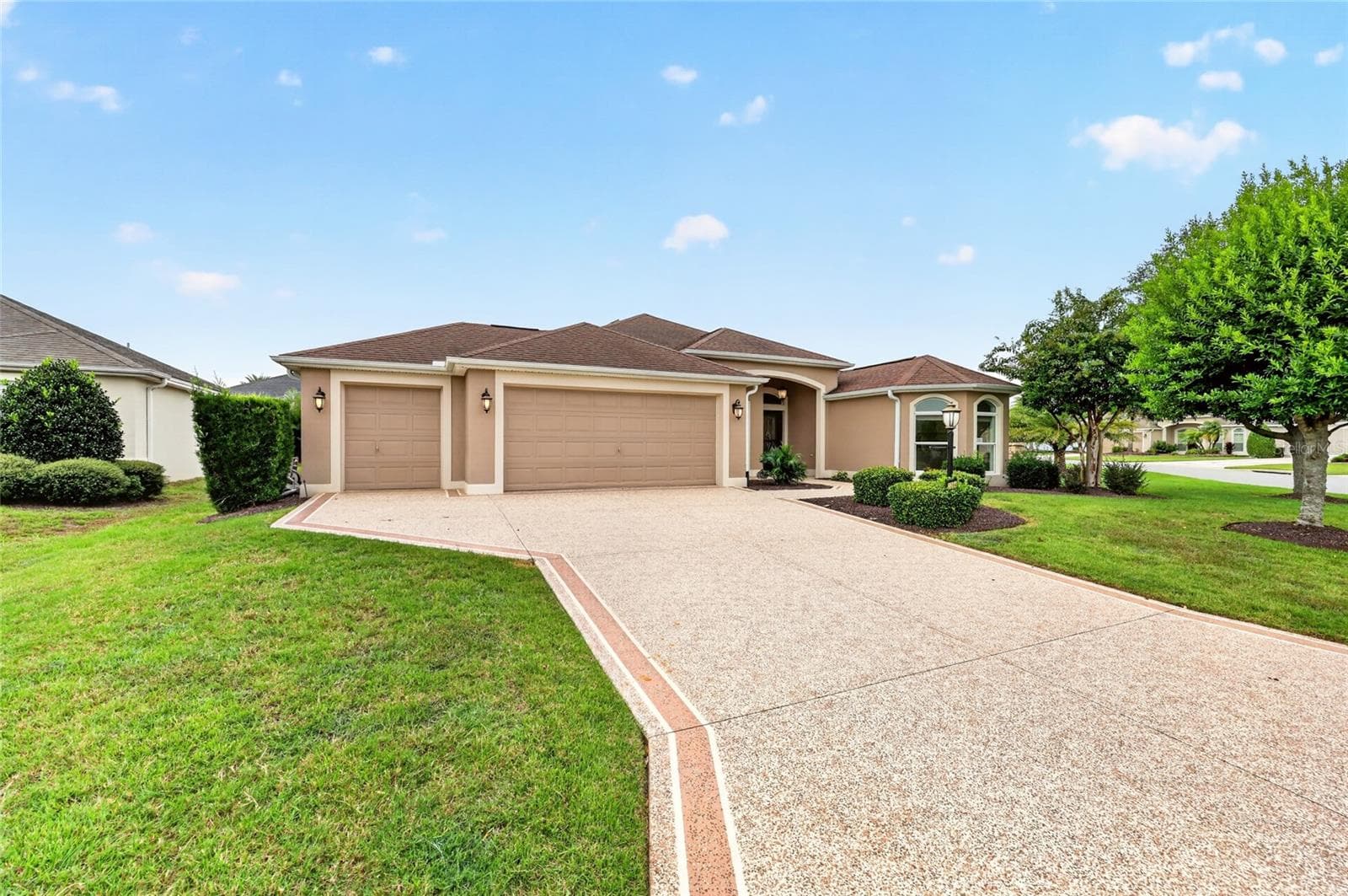 Painted Driveway - 2084 NORDIC LN, THE VILLAGES