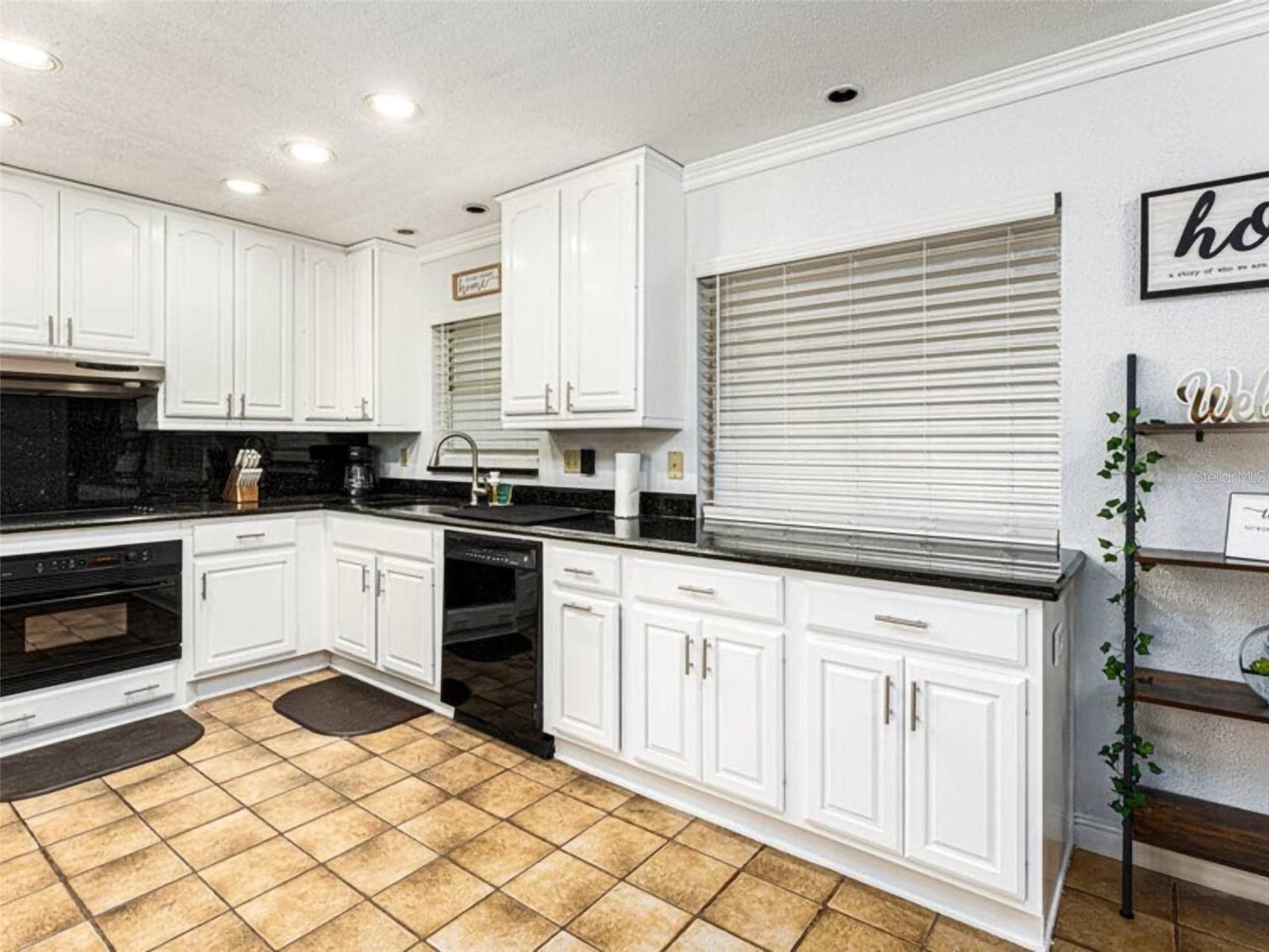 Single Family Residence at 4326 BLONIGEN AVE, ORLANDO, photo 9 of 28