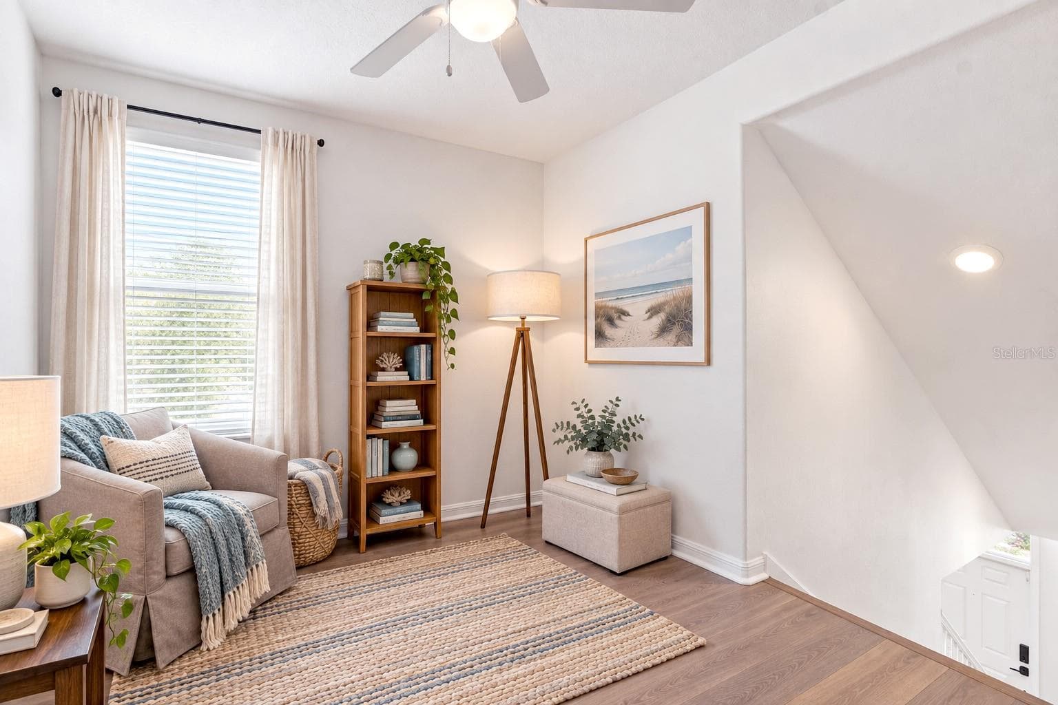 Loft Space - at top of staircase - could be used for an office or reading nook. - 18928 HAMPSTEAD HEATH CT, LAND O LAKES