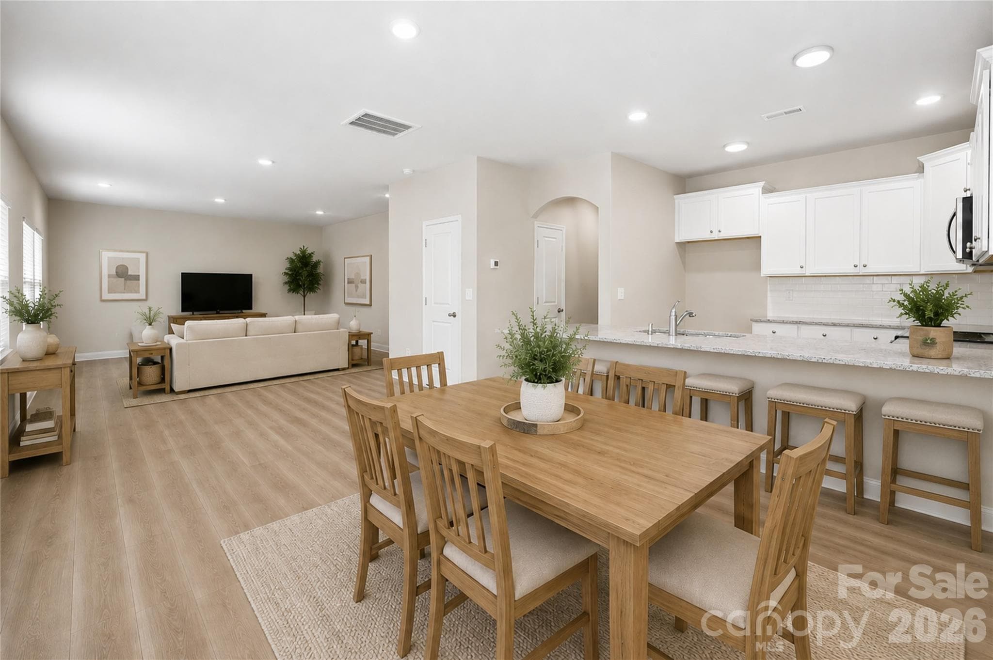 Single Family Residence at 2239 Dardan Woods Drive, Charlotte, photo 2 of 17