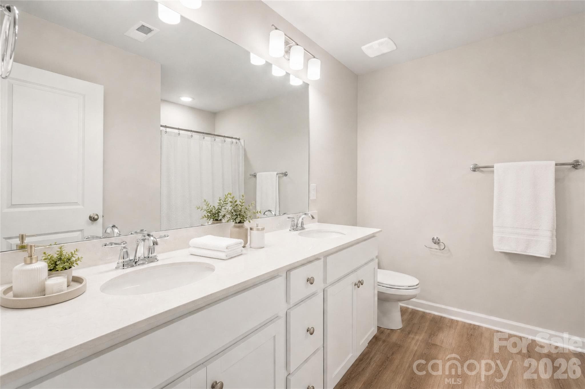 Single Family Residence at 2239 Dardan Woods Drive, Charlotte, photo 12 of 17