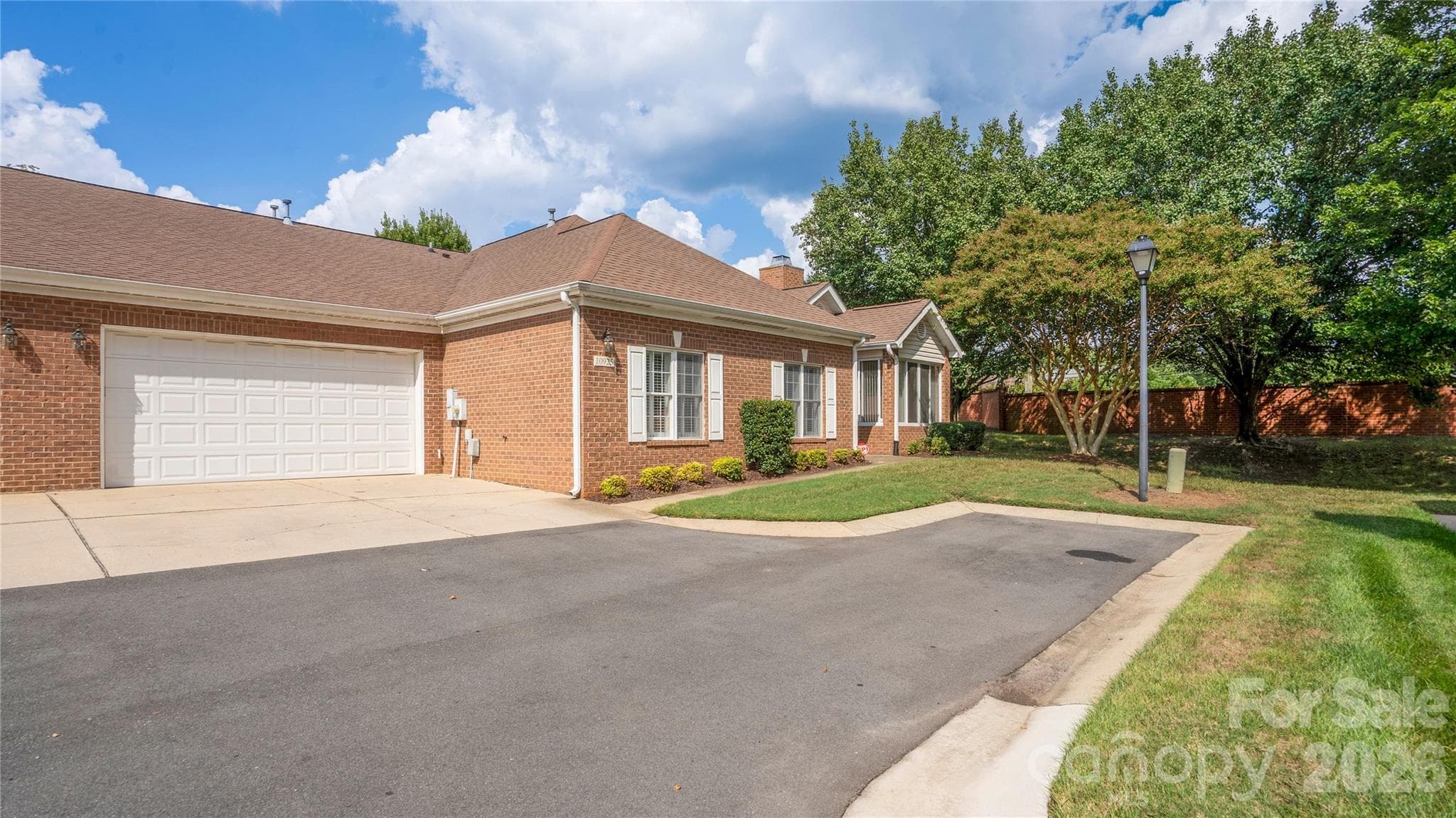 Condominium at 10925 Oakside Court, Pineville, photo 2 of 29