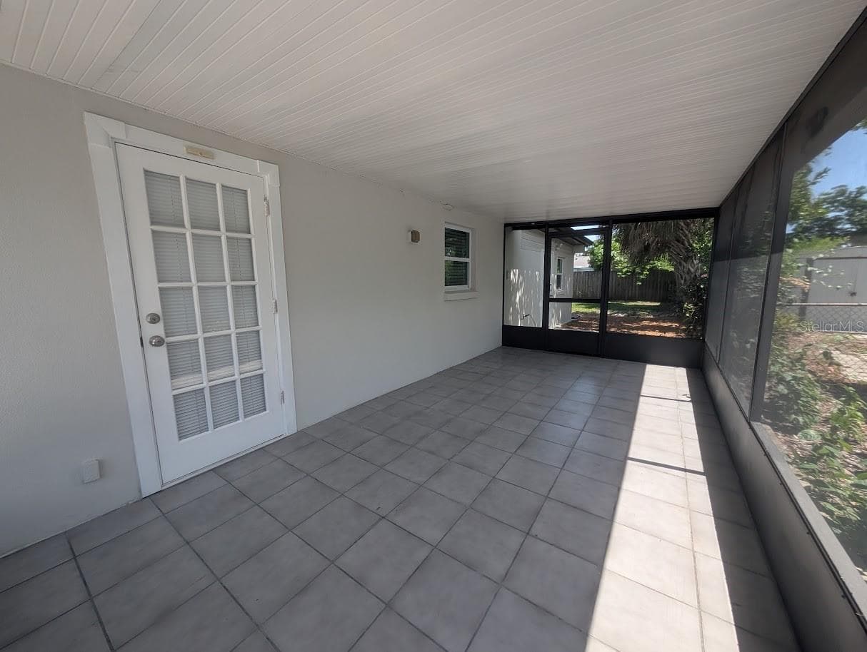 screened in porch - 3902 W PAXTON AVE, TAMPA