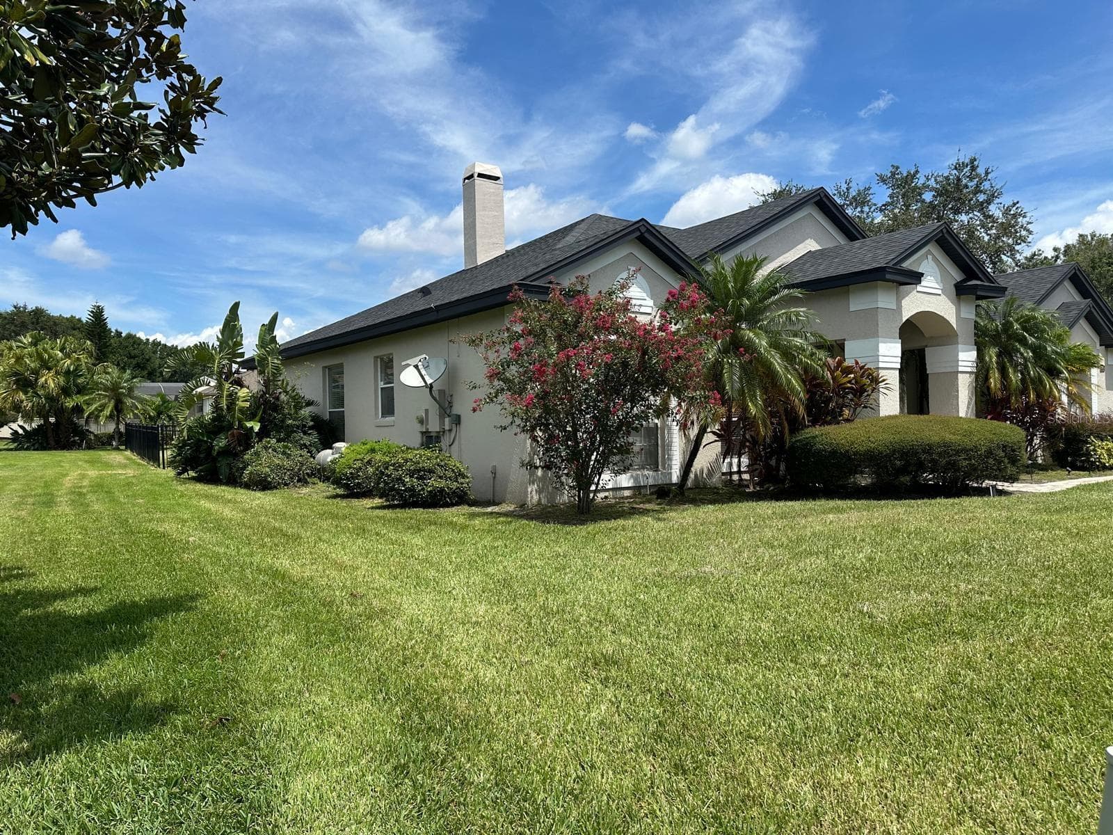 Single Family Residence at 10349 POINTVIEW CT, ORLANDO, photo 2 of 35