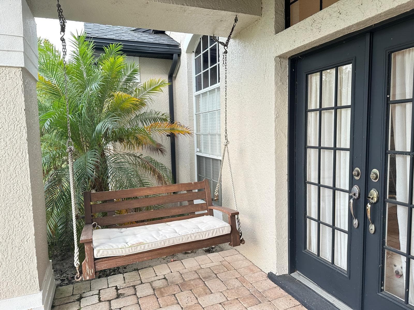 Covered Entry - 10349 POINTVIEW CT, ORLANDO