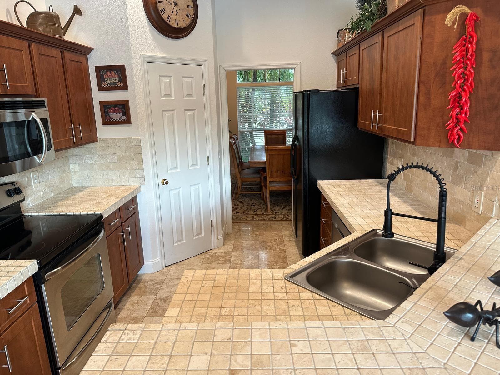 Single Family Residence at 10349 POINTVIEW CT, ORLANDO, photo 14 of 35