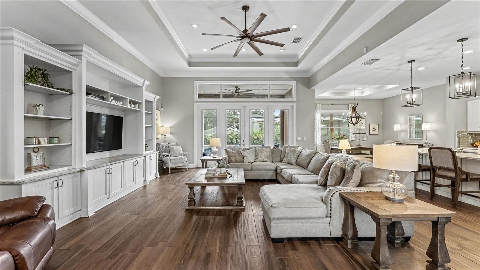 Single Family Residence at 1539 HOLLINGSWORTH CREEK CT, LAKELAND, photo 5 of 50