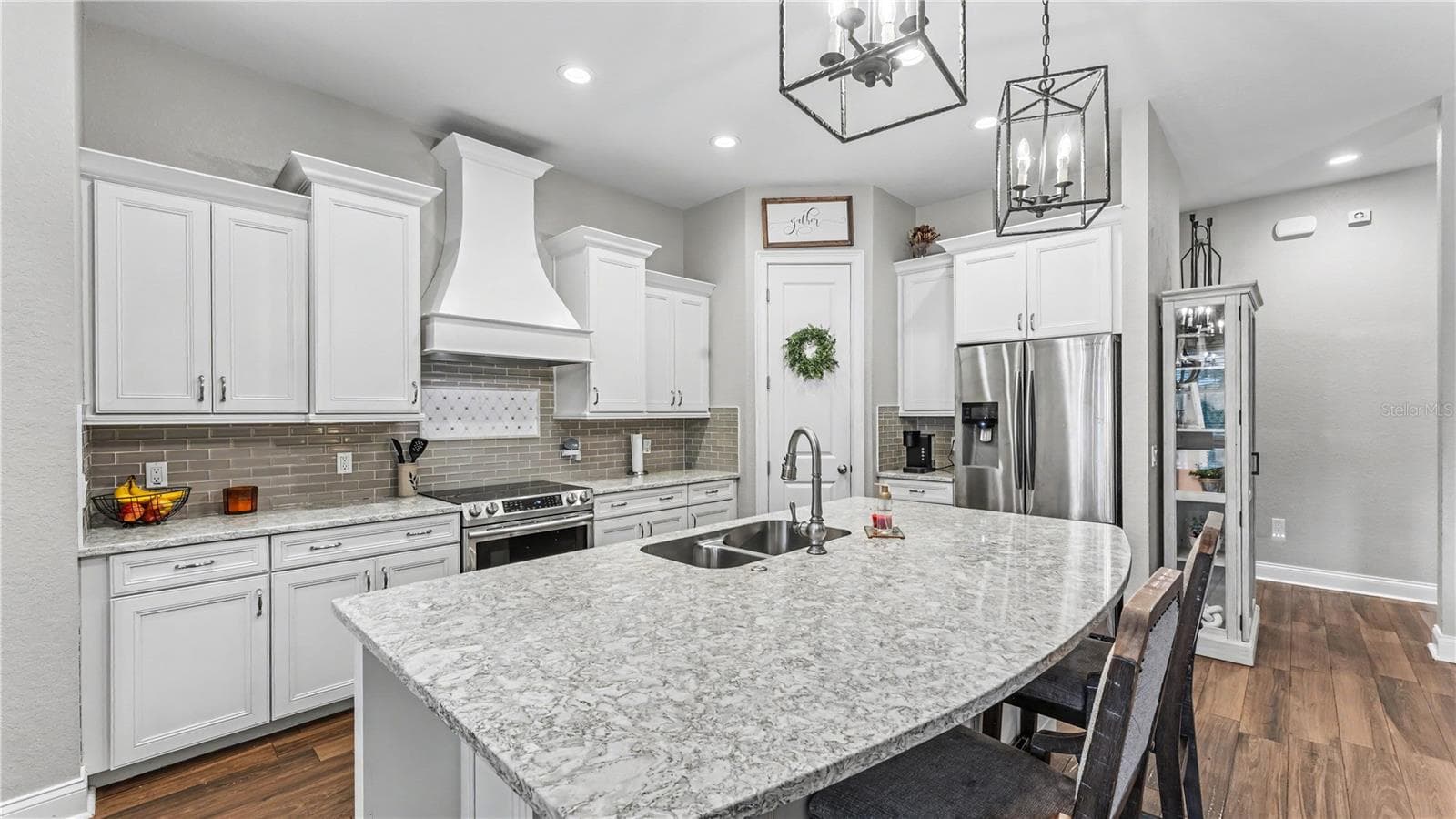 Single Family Residence at 1539 HOLLINGSWORTH CREEK CT, LAKELAND, photo 8 of 50