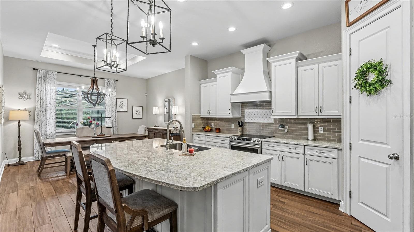 Single Family Residence at 1539 HOLLINGSWORTH CREEK CT, LAKELAND, photo 9 of 50