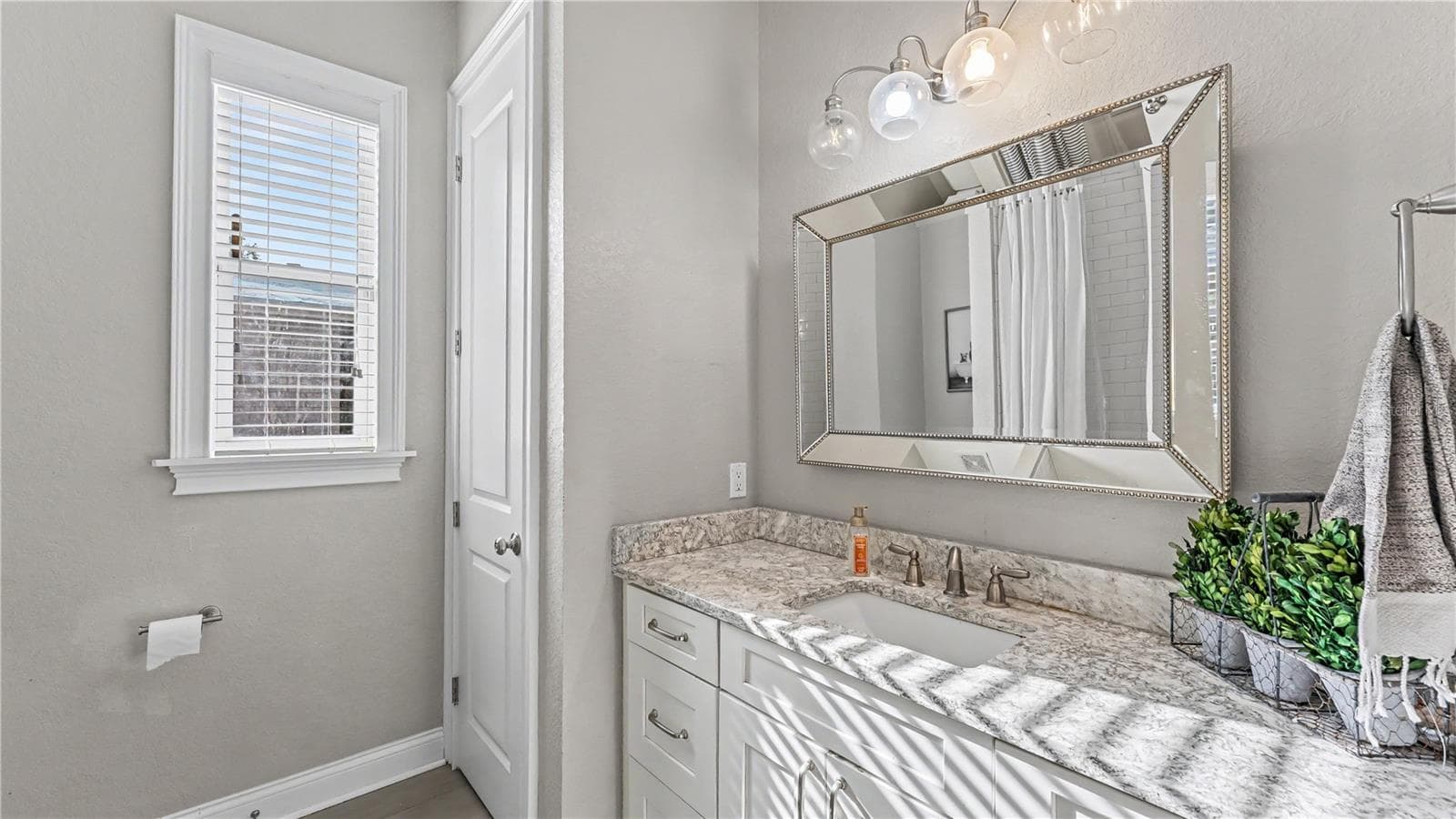 Single Family Residence at 1539 HOLLINGSWORTH CREEK CT, LAKELAND, photo 29 of 50
