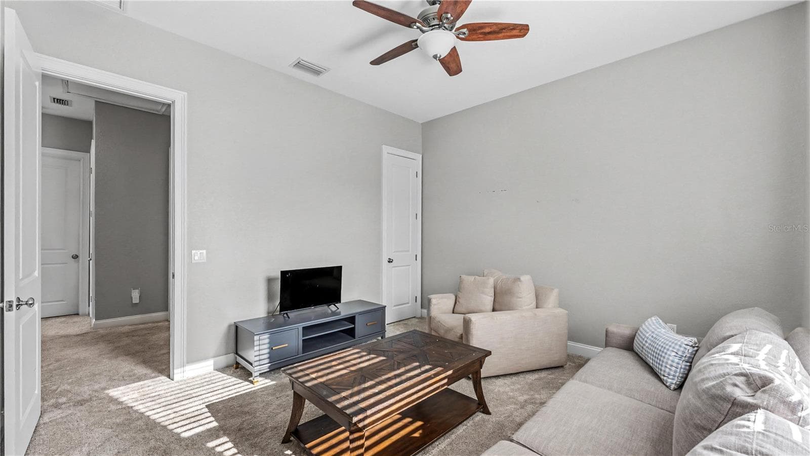 Single Family Residence at 1539 HOLLINGSWORTH CREEK CT, LAKELAND, photo 32 of 50