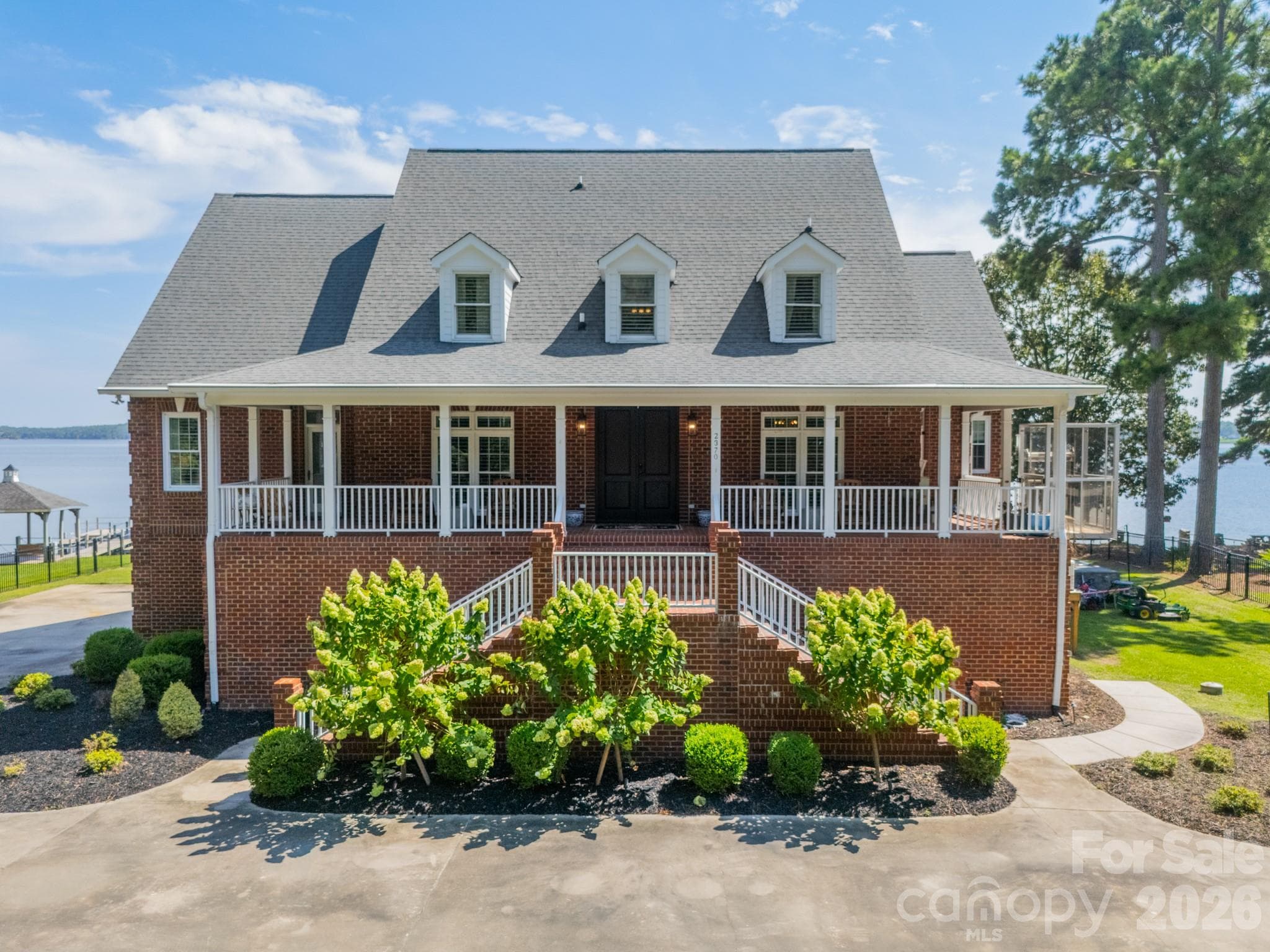 2370 Anns Loop