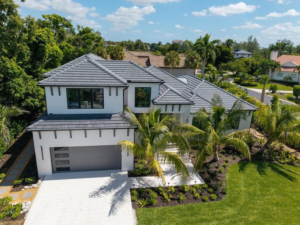 Ideally situated in The Bayou, an exclusive enclave behind the gates of Bay Isles. - 3360 BAYOU SOUND, LONGBOAT KEY