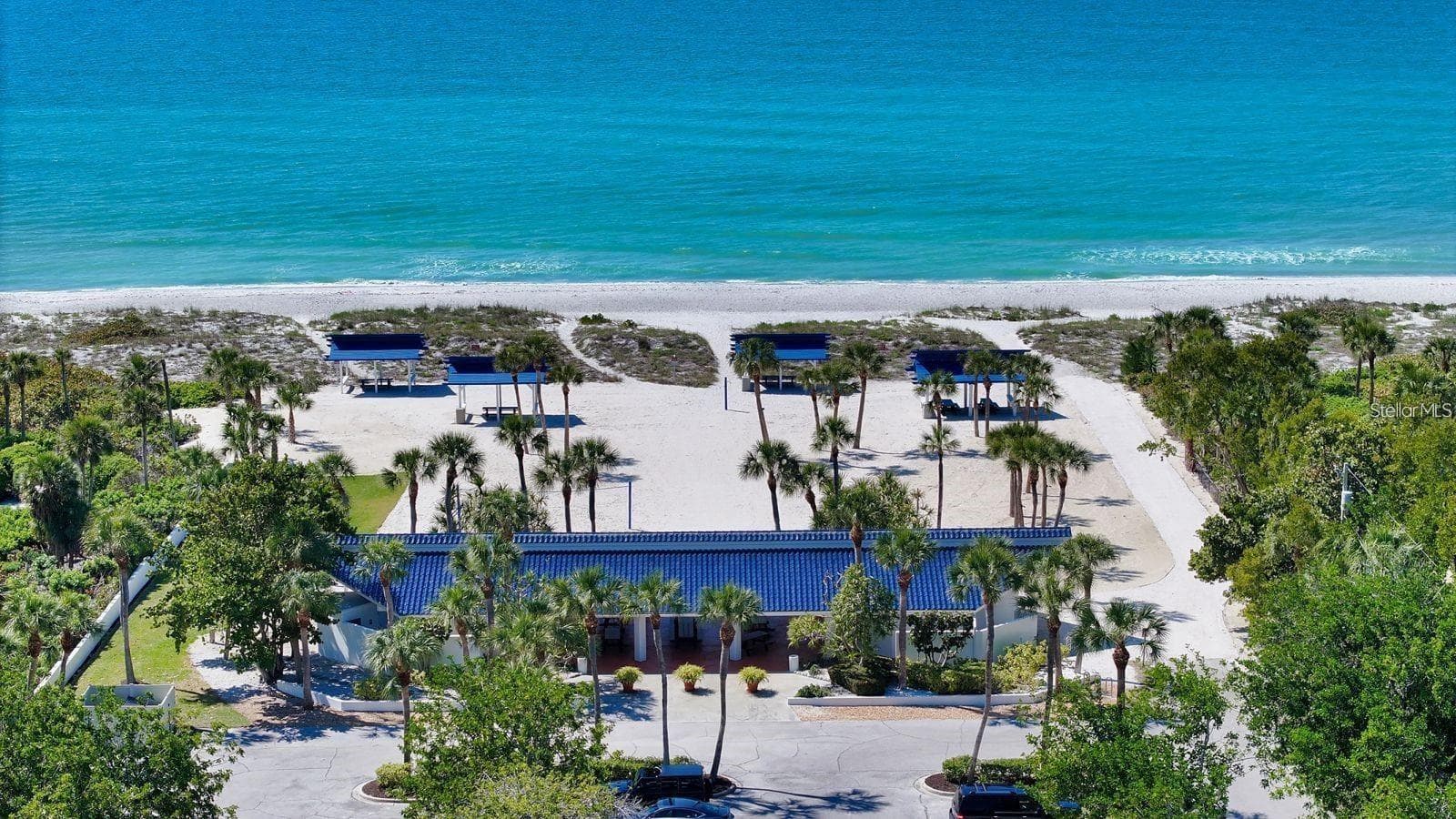 Bay Isles Beach Club is just a short drive away with picnic areas, grills, locker rooms, storage, cabanas, and world famous beach!!! - 3360 BAYOU SOUND, LONGBOAT KEY