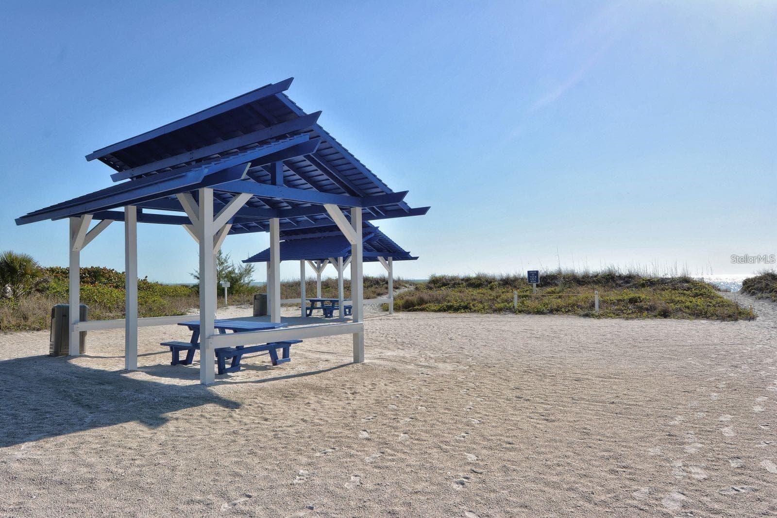 Cabana area at Beach Club perfect for picnic fun. - 3360 BAYOU SOUND, LONGBOAT KEY
