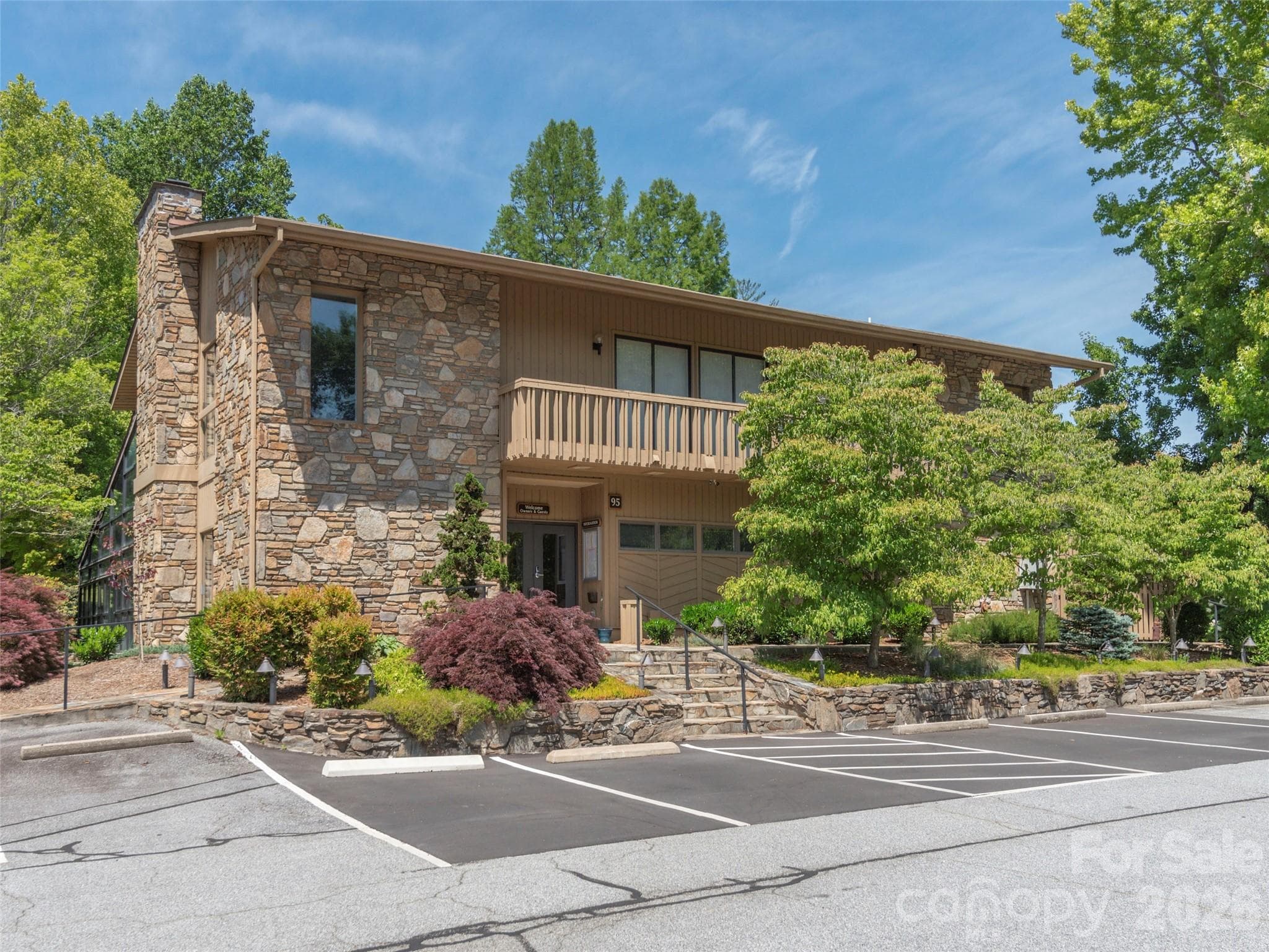 Condominium at 601 Red Oak Drive, Hendersonville, photo 34 of 41