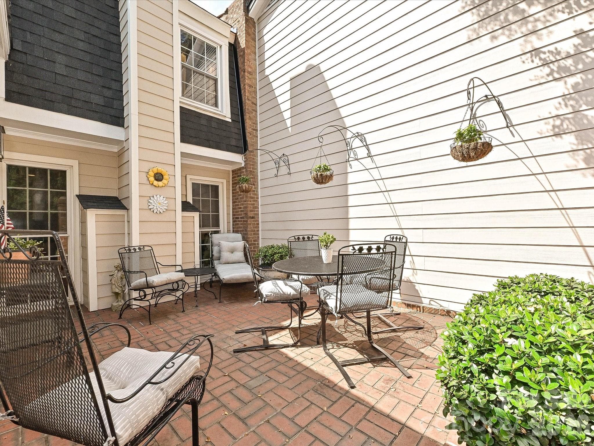 3 bedroom townhome at The Meadows with private brick courtyard - 4313 Silo Lane, Charlotte