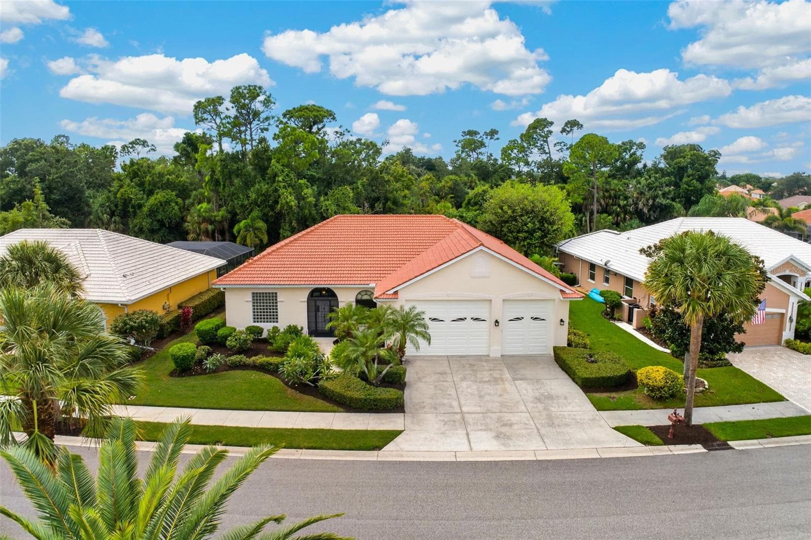 Single Family Residence at 679 SAWGRASS BRIDGE RD, VENICE, photo 2 of 88