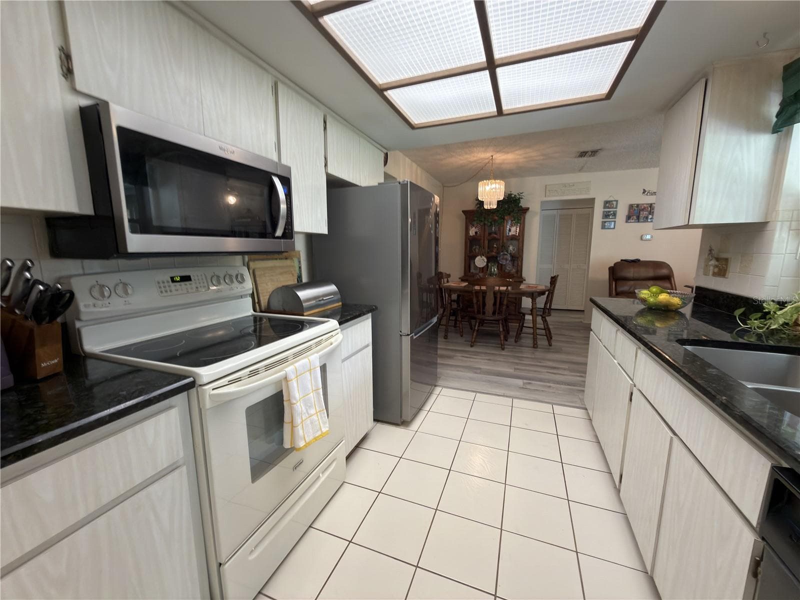 Single Family Residence at 1382 GLENGARRY DR, PALM HARBOR, photo 12 of 40
