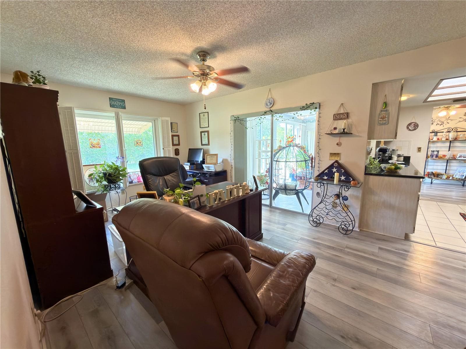 Single Family Residence at 1382 GLENGARRY DR, PALM HARBOR, photo 16 of 40